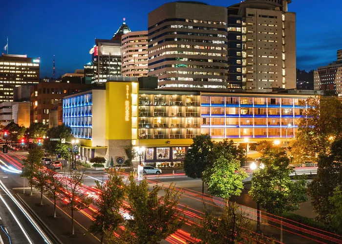 Staypineapple, Hotel Rose, Downtown Portland