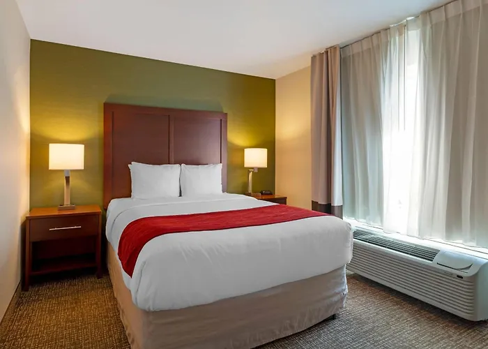 Comfort Inn & Suites Salem Northeast